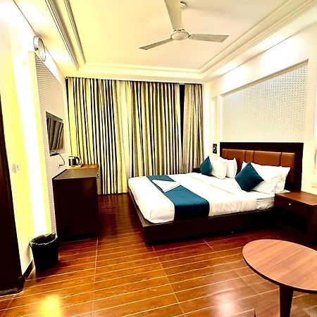 Hotel The Imperio 新德里 外观 照片