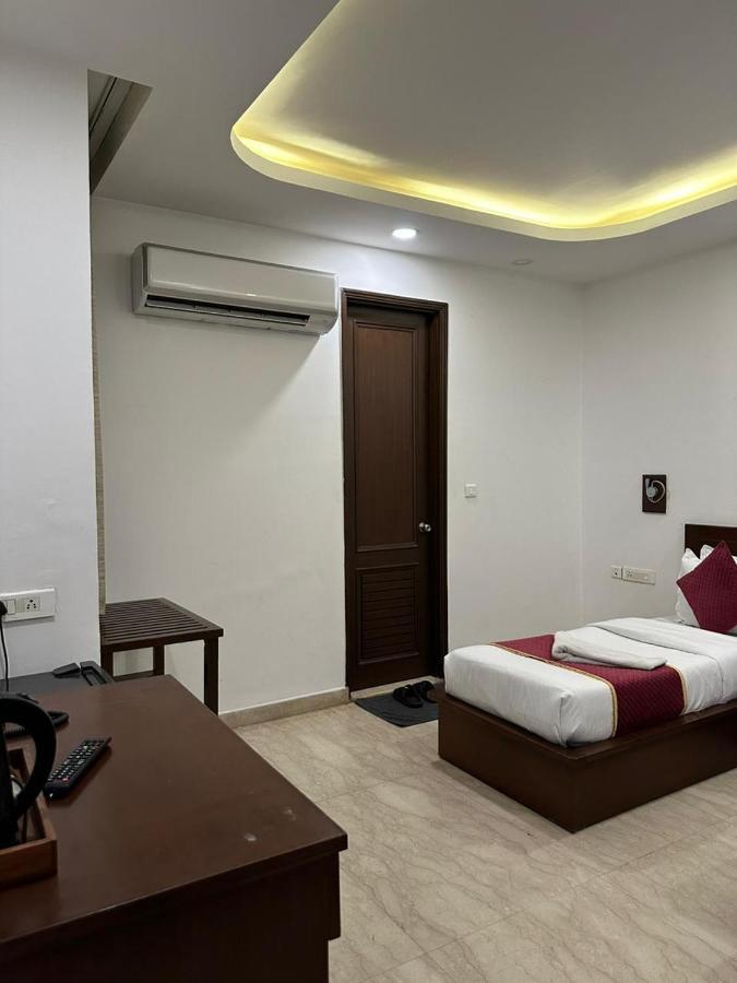 Hotel The Imperio 新德里 外观 照片