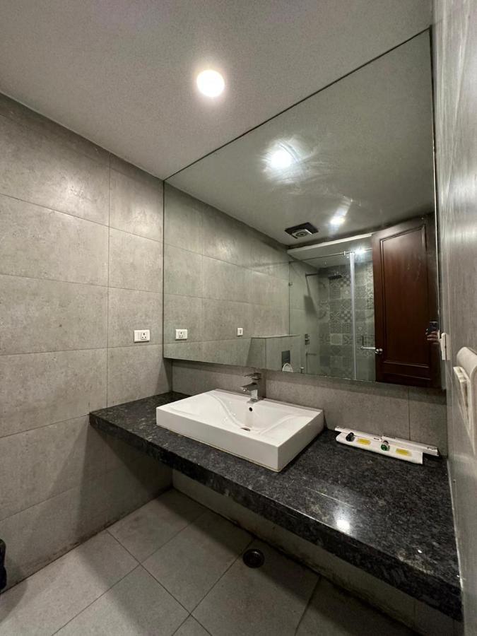Hotel The Imperio 新德里 外观 照片
