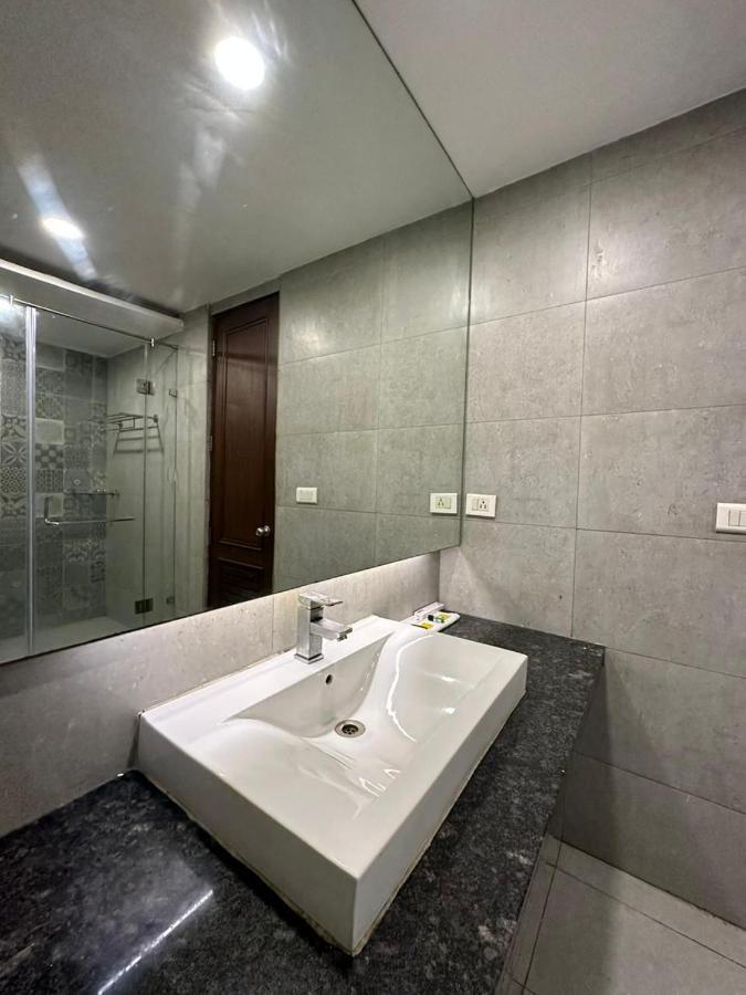 Hotel The Imperio 新德里 外观 照片