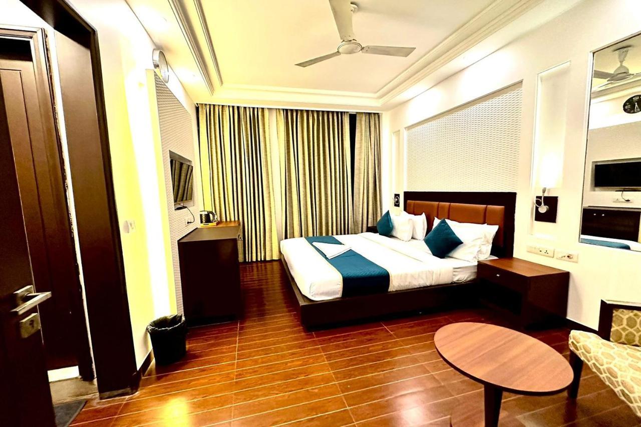 Hotel The Imperio 新德里 外观 照片