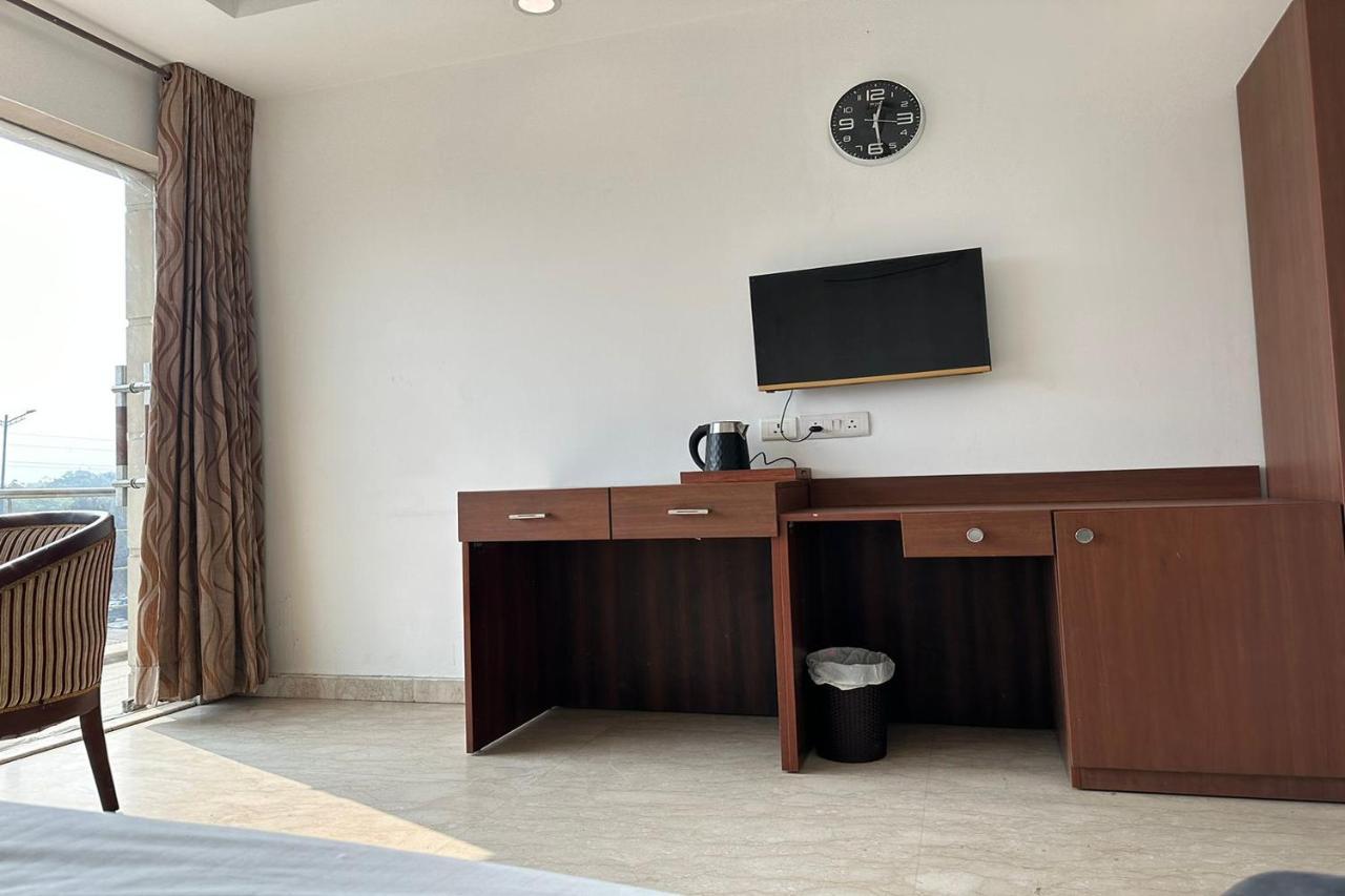Hotel The Imperio 新德里 外观 照片